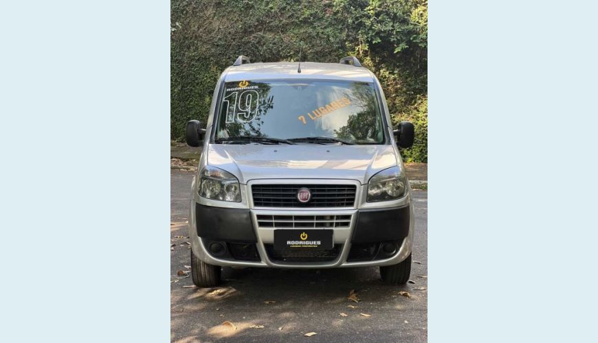 FIAT DOBLO ESSENCE 1.8 7L FLEX - PRATA - 2019 Foto 2 (Grande)
