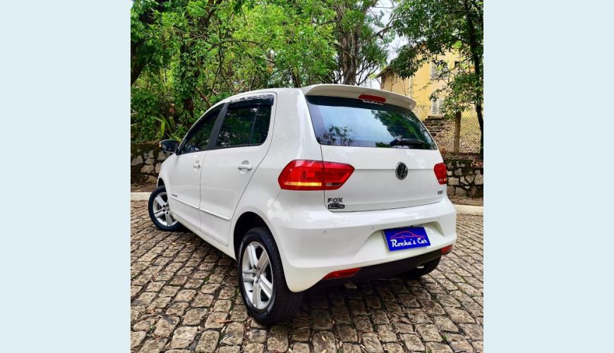 VOLKSWAGEN FOX COMFORTLINE 1.6 MSI - BRANCO - 2016 Foto 2 (Grande)