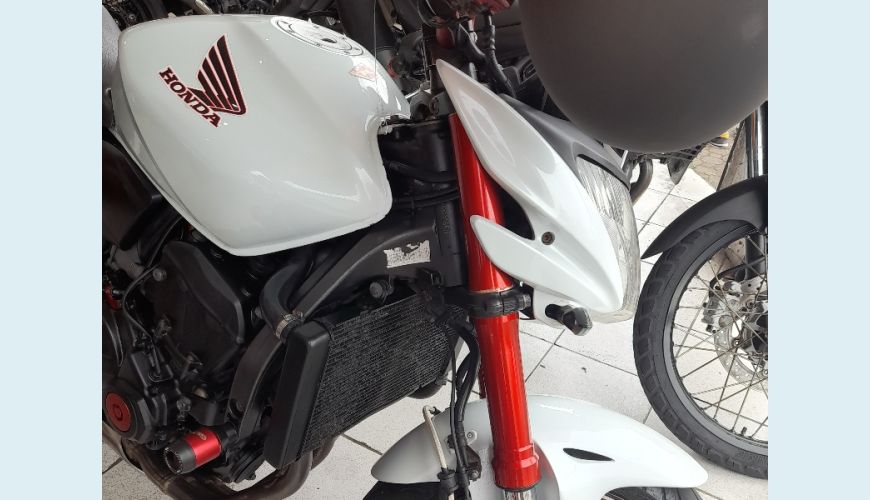 HONDA CB 600F HORNET - BRANCO - 2011 Foto 2 (Grande)