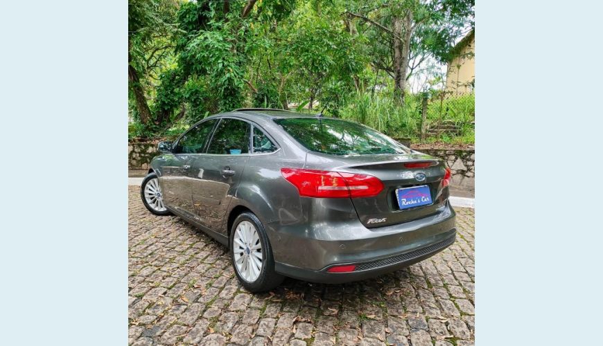 FORD FOCUS SEDAN TITANIUM 2.0 AUT. - CINZA - 2019 Foto 2 (Grande)