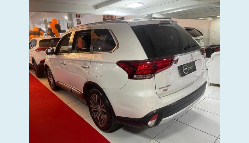 MITSUBISHI OUTLANDER 3.0 GT - BRANCO - 2018 Foto 2 (Grande)
