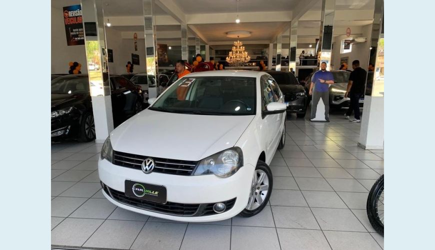 VOLKSWAGEN POLO SEDAN 2.0 8V (COMFORTLINE) 4P - BRANCO - 2013 Foto 2 (Grande)