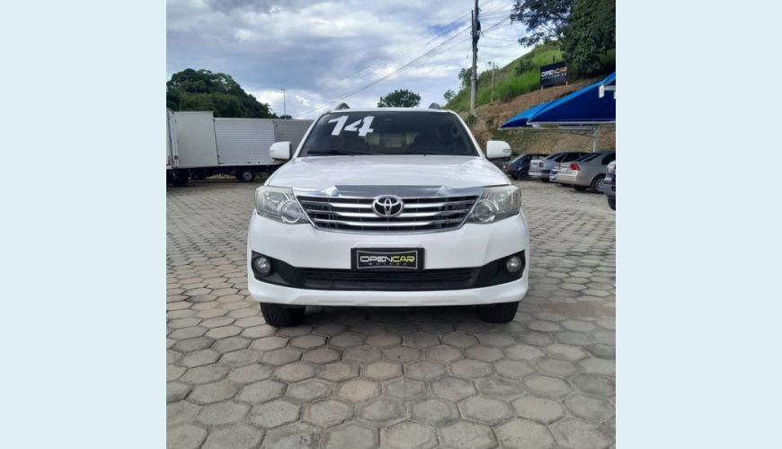 TOYOTA HILUX 2.7 SR 4X2 16V FLEX 4P MANUAL - BRANCO - 2014 Foto 2 (Grande)