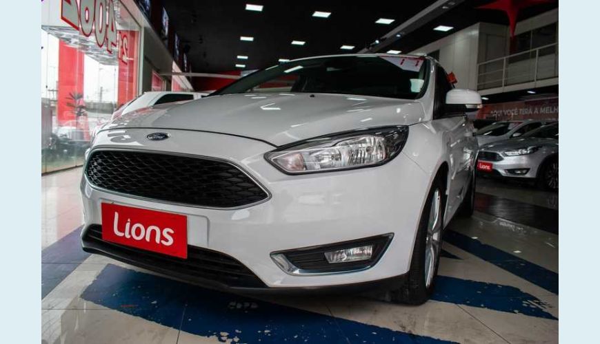 FORD FOCUS HATCH SE PLUS 2.0 POWERSHIFT - BRANCO - 2017 Foto 2 (Grande)