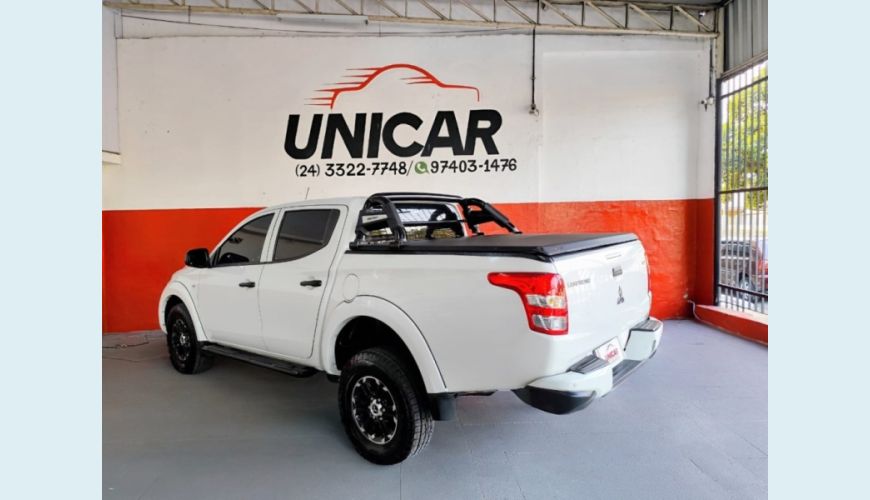 MITSUBISHI L200 TRITON - BRANCO - 2023 Foto 2 (Grande)