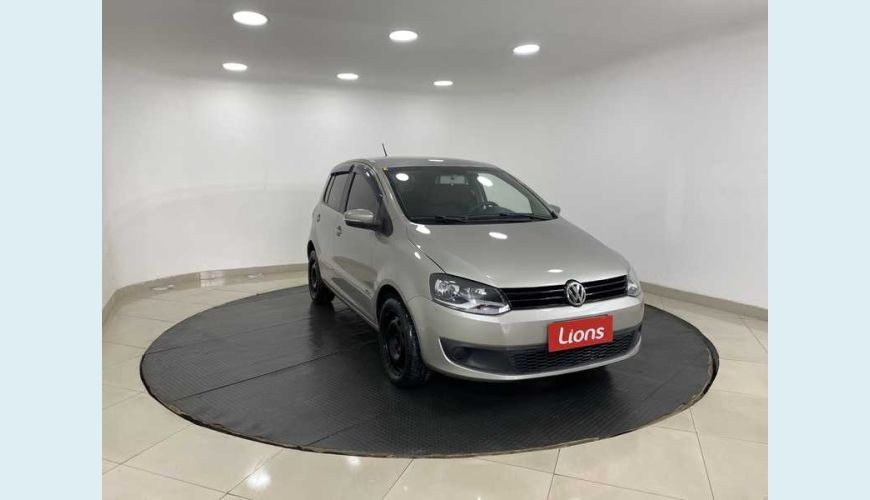 VOLKSWAGEN FOX 1.0 TEC FLEX 4P - PRATA - 2013 Foto 2 (Grande)