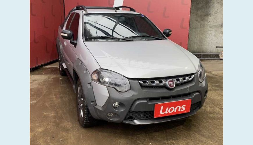 FIAT STRADA ADVENTURE 1.8 16V FLEX CD - PRATA - 2011 Foto 2 (Grande)