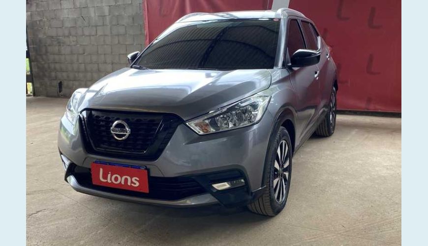 NISSAN KICKS 1.6 S (FLEX) - CINZA - 2018 Foto 2 (Grande)
