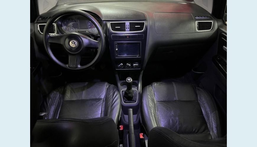 VOLKSWAGEN FOX 1.0 FLEX MANUAL 4P - VERMELHO - 2011 Foto 2 (Grande)
