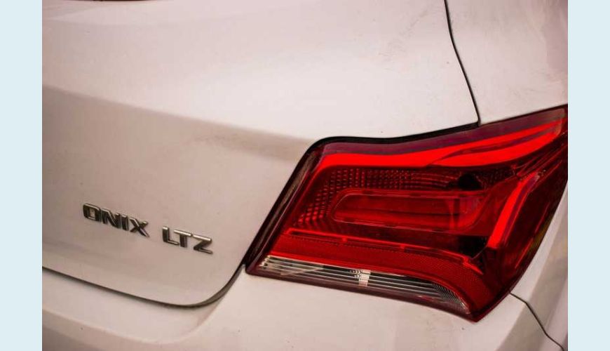CHEVROLET ONIX LTZ 1.4 FLEX MANUAL 4P - BRANCO - 2017 Foto 2 (Grande)