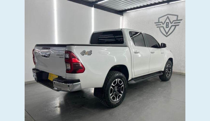 TOYOTA HILUX DIESEL AUT. 4P - BRANCO - 2024 Foto 2 (Grande)