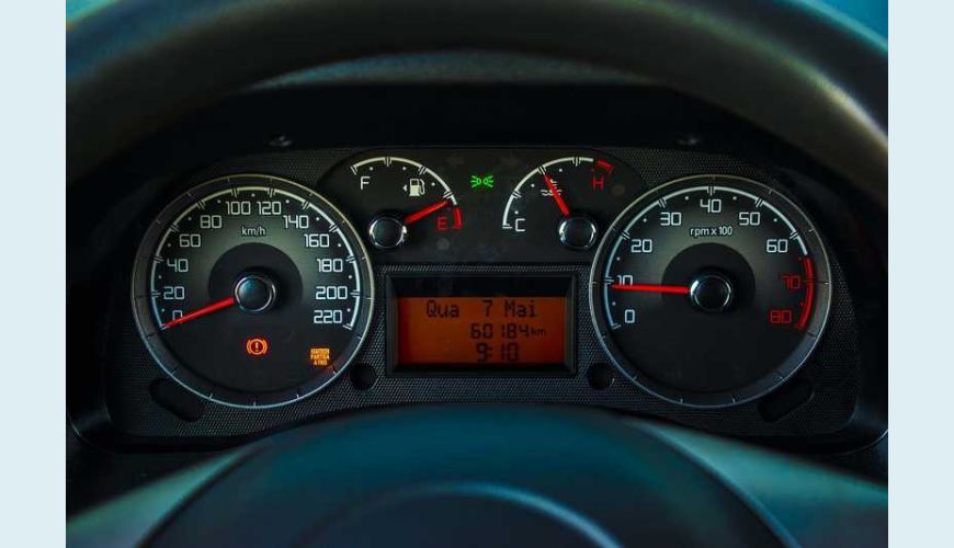 FIAT DOBLO ESSENCE 1.8 FLEX MANUAL 4P - BRANCO - 2017 Foto 2 (Grande)