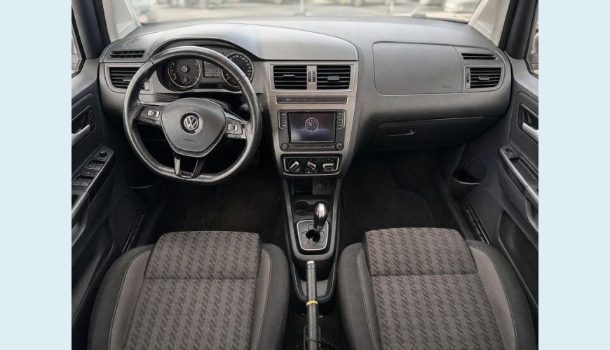 VOLKSWAGEN FOX COMFORTLINE 1.6 MSI FLEX MANUAL 4P - BRANCO - 2018 Foto 2 (Grande)