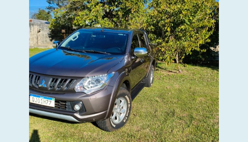 MITSUBISHI L200 SPORT HPE 4X4 2.5 DIESEL AUT. 4P - CHAMPAGNE - 2017 Foto 2 (Grande)