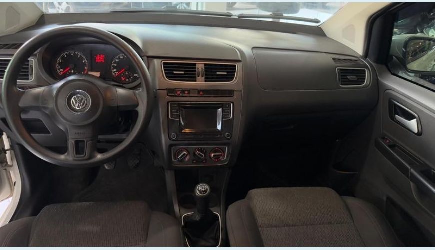 VOLKSWAGEN FOX 1.0 8V FLEX MANUAL 4P - BRANCO - 2014 Foto 2 (Grande)