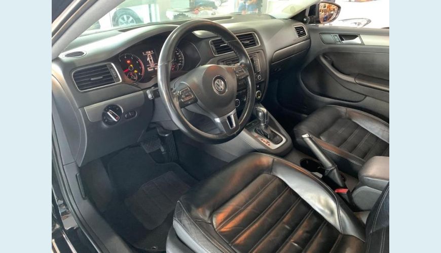 VOLKSWAGEN JETTA 2.0 T MANUAL 4P - PRETO - 2014 Foto 2 (Grande)