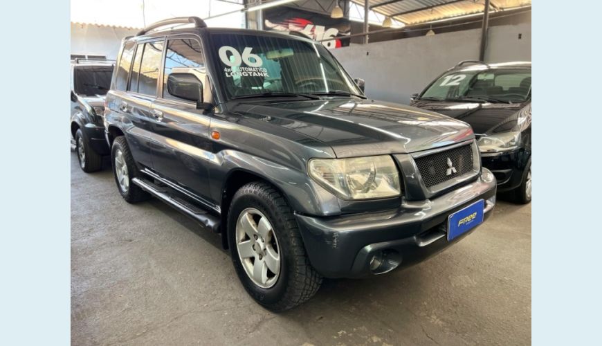 MITSUBISHI PAJERO TR4 - CINZA - 2006 Foto 2 (Grande)