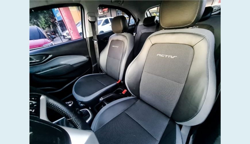CHEVROLET ONIX 1.4 MPFI ACTIV 8V FLEX 4P MANUAL - PRATA - 2019 Foto 3 (Grande)