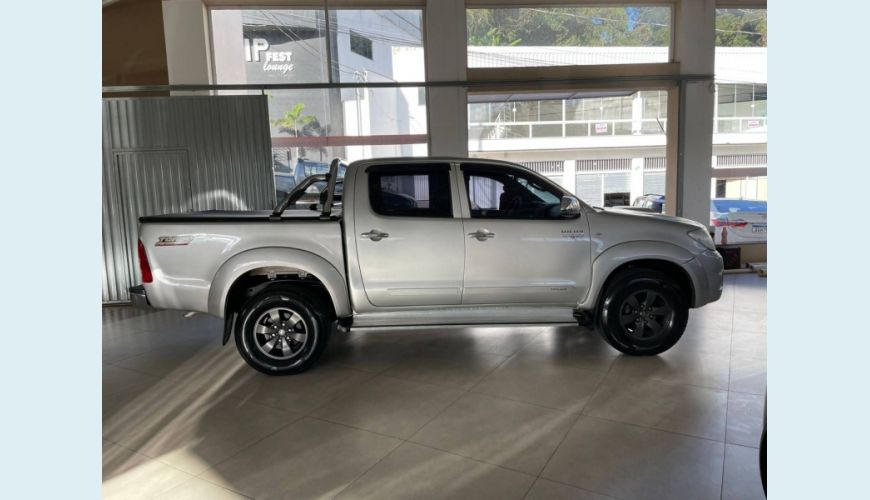 TOYOTA HILUX 3.0 SRV 4X2 CD 16V TURBO INTERCOOLER DIESEL 4P MANUAL - PRATA - 2011 Foto 3 (Grande)