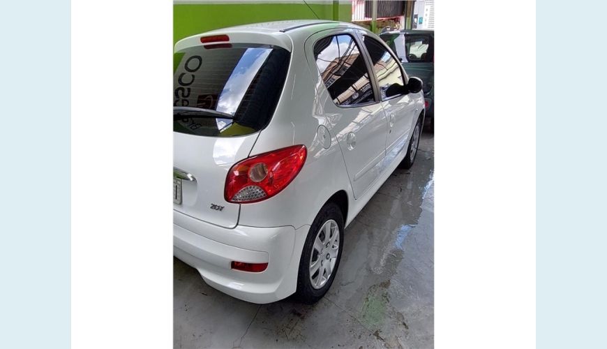 PEUGEOT 207 1.4 XR 8V FLEX 4P MANUAL - BRANCO - 2013 Foto 3 (Grande)