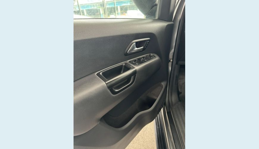 VOLKSWAGEN AMAROK 2.0 COMFORTLINE 4X4 CD 16V TURBO INTERCOOLER DIESEL 4P AUT. - CINZA - 2019 Foto 3 (Grande)
