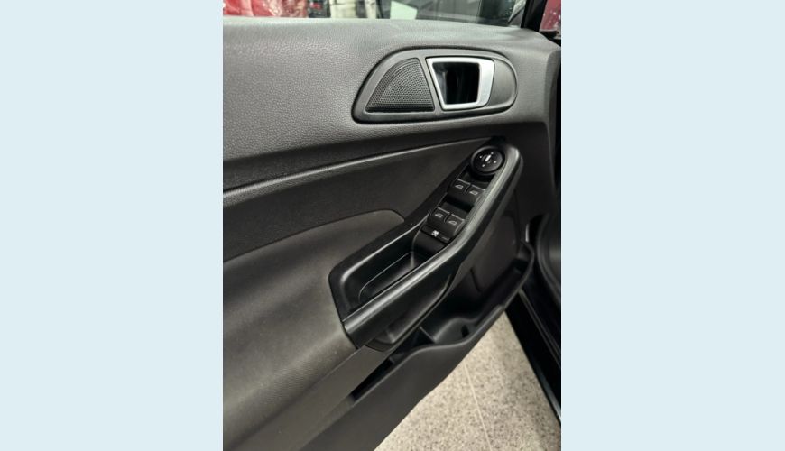 FORD FIESTA 1.6 SE HATCH 16V FLEX 4P POWERSHIFT - PRETO - 2014 Foto 3 (Grande)