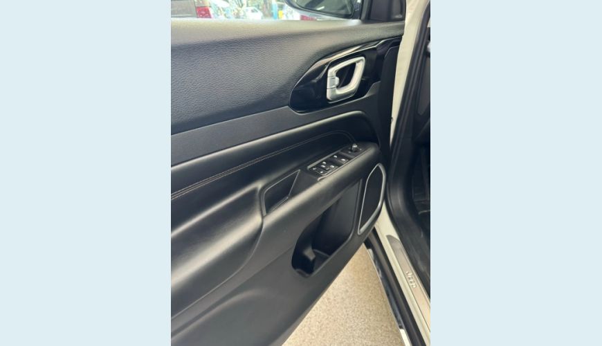JEEP COMMANDER 2.0 TD380 TURBO DIESEL LIMITED AT9 - BRANCO - 2022 Foto 3 (Grande)