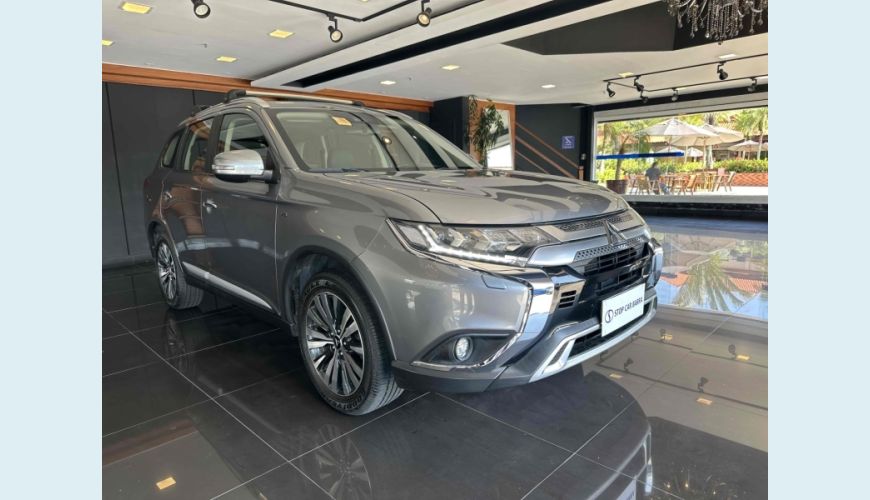 MITSUBISHI OUTLANDER 3.0 MIVEC V6 HPE-S AWD AUT. - N/D - 2020 Foto 3 (Grande)