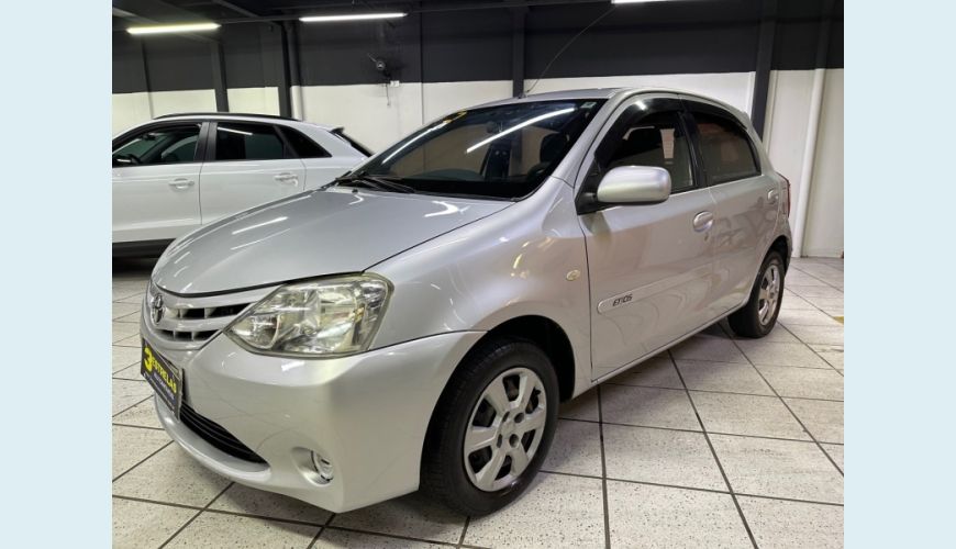 TOYOTA ETIOS 1.3 XS 16V FLEX 4P MANUAL - N/D - 2013 Foto 3 (Grande)