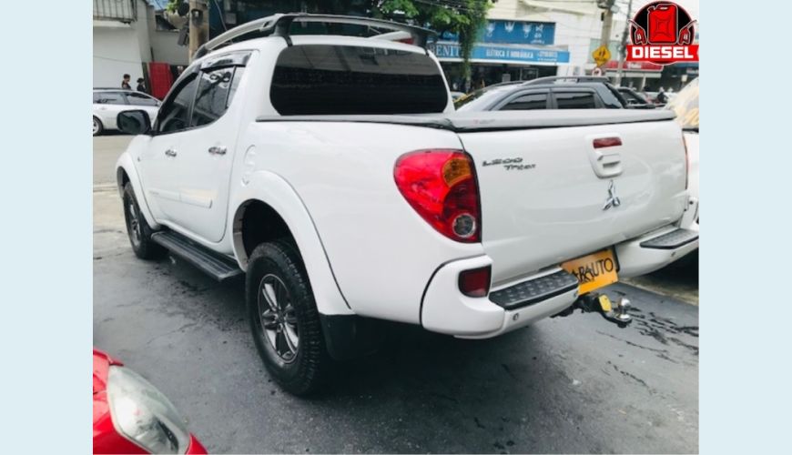 MITSUBISHI L200 TRITON 3.2 HPE 4X4 CD 16V TURBO INTERCOOLER DIESEL 4P AUT. - N/D - 2015 Foto 3 (Grande)