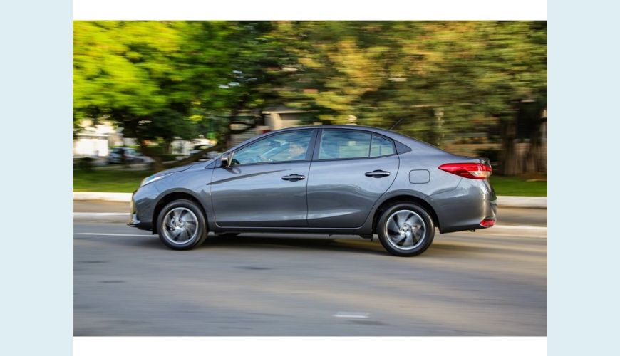 TOYOTA YARIS 1.5 16V FLEX SEDAN XS MULTIDRIVE - INDEFINIDA - 2025 Foto 3 (Grande)