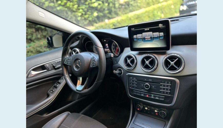 MERCEDES-BENZ GLA 200 1.6 CGI ENDURO 16V TURBO FLEX 4P AUT. - N/D - 2016 Foto 3 (Grande)