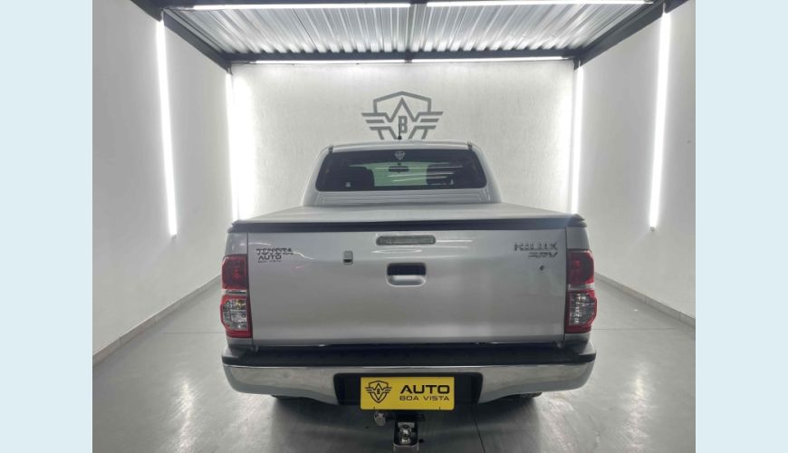 TOYOTA HILUX - PRATA - 2013 Foto 3 (Grande)
