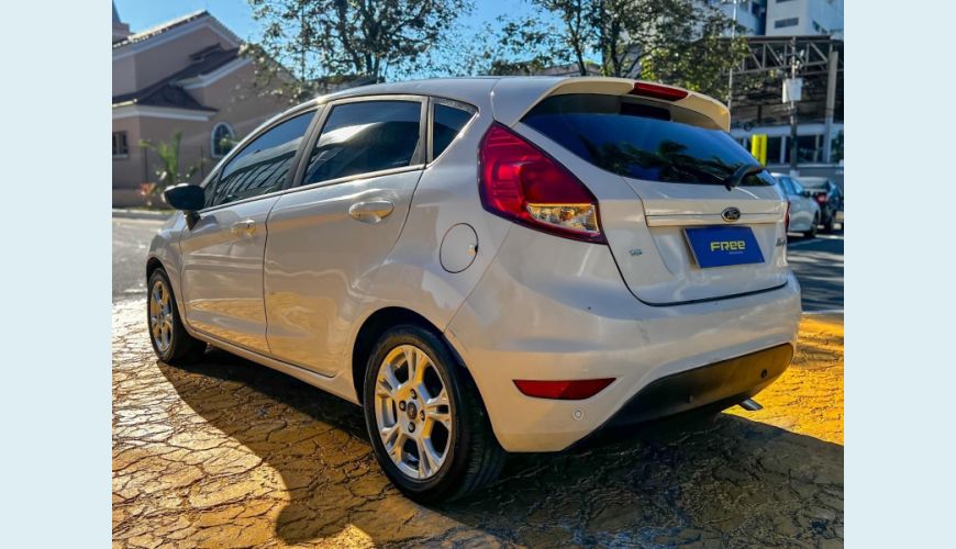 FORD FIESTA SEL 1.6 16V FLEX AUT. 5P - BRANCO - 2017 Foto 3 (Grande)