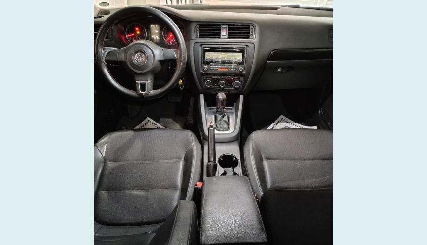 VOLKSWAGEN JETTA 2.0 - BRANCO - 2012 Foto 3 (Grande)