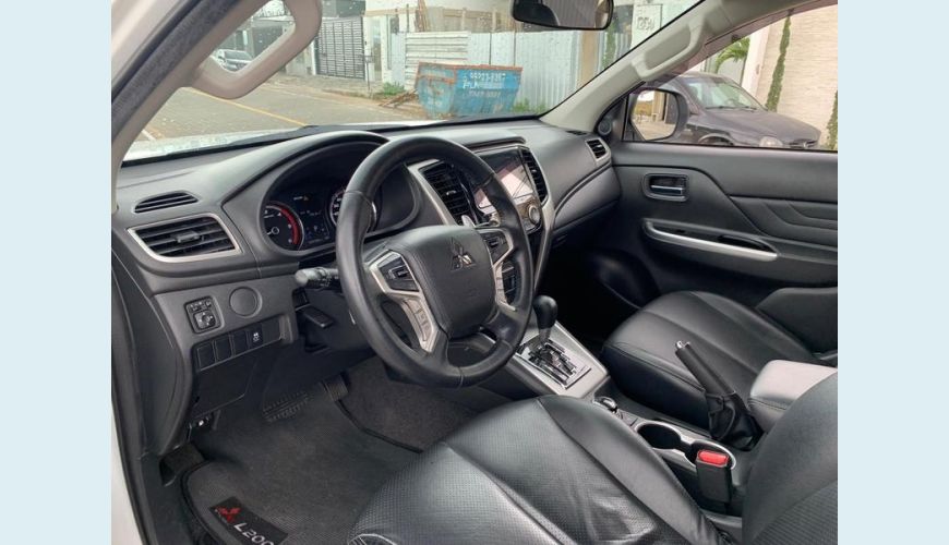 MITSUBISHI TRITON SPORT HPE - BRANCO - 2022 Foto 3 (Grande)