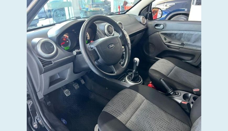 FORD FIESTA 1.6 8V FLEX - PRETO - 2014 Foto 3 (Grande)