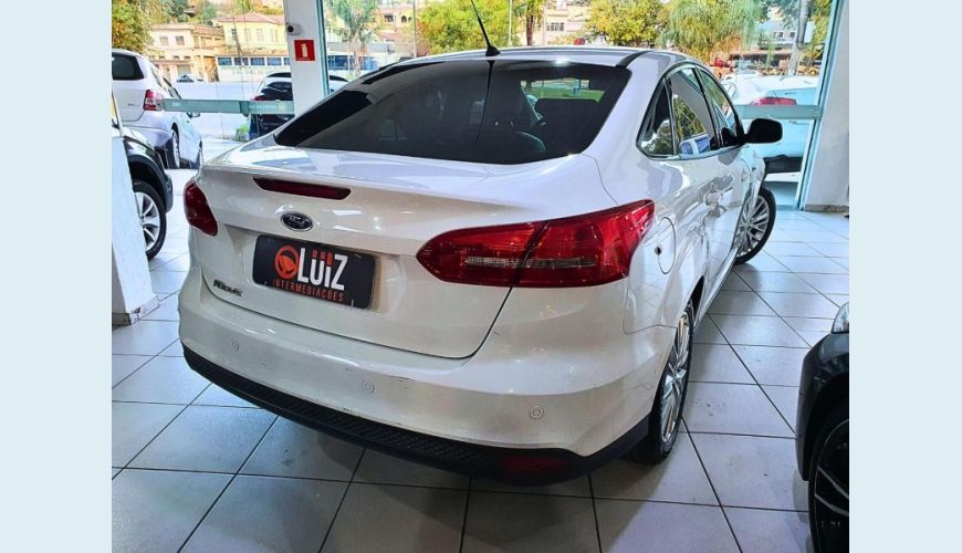 FORD FOCUS SEDAN TITANIUM 2.0 POWERSHIFT AUT. - BRANCO - 2018 Foto 3 (Grande)