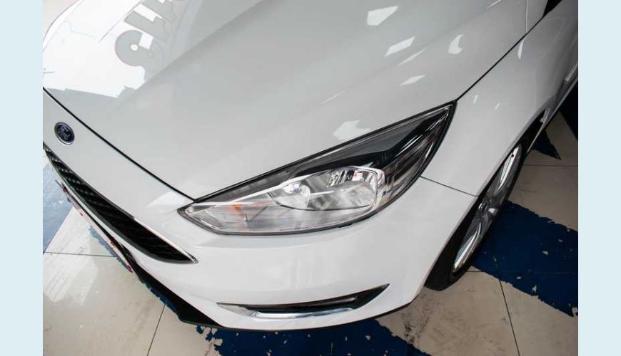 FORD FOCUS HATCH SE PLUS 2.0 POWERSHIFT - BRANCO - 2017 Foto 3 (Grande)