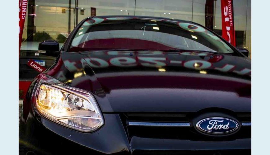 FORD FOCUS HATCH SE 2.0 16V POWERSHIFT - PRETO - 2015 Foto 3 (Grande)