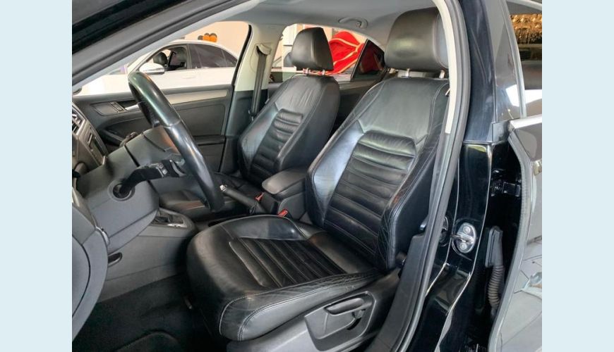 VOLKSWAGEN JETTA 2.0T - PRETO - 2014 Foto 3 (Grande)