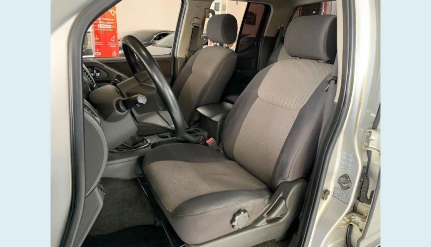 NISSAN FRONTIER SVATK4XA - PRATA - 2013 Foto 3 (Grande)
