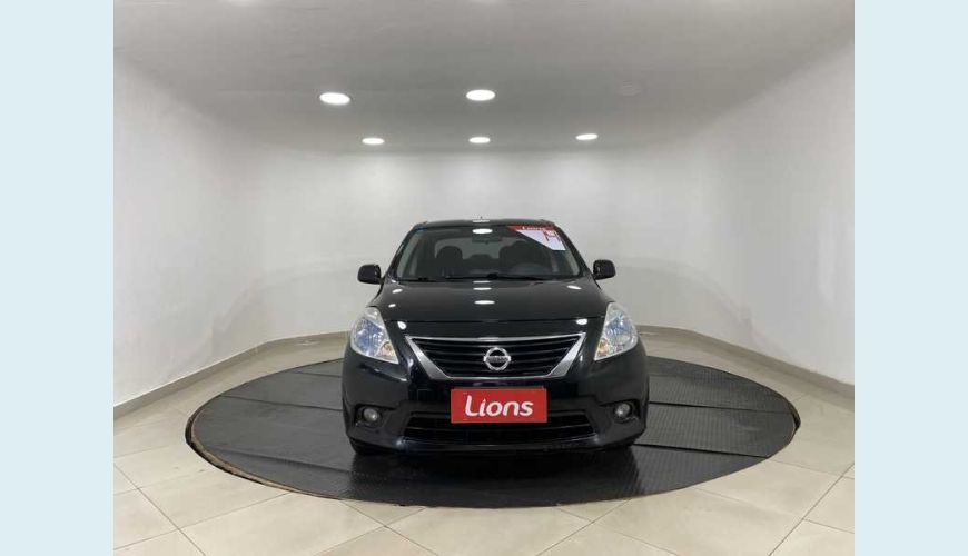 NISSAN VERSA 1.6 16V SL (FLEX) - PRETO - 2014 Foto 3 (Grande)