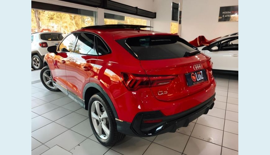 AUDI Q3 SPORTBACK TFSI PERFORMANCE BLACK QUATTRO - VERMELHO - 2023 Foto 3 (Grande)