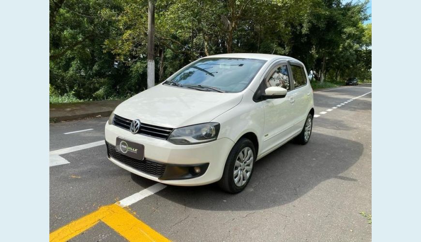 VOLKSWAGEN FOX 1.0 8V (G2) 4P - BRANCO - 2014 Foto 3 (Grande)