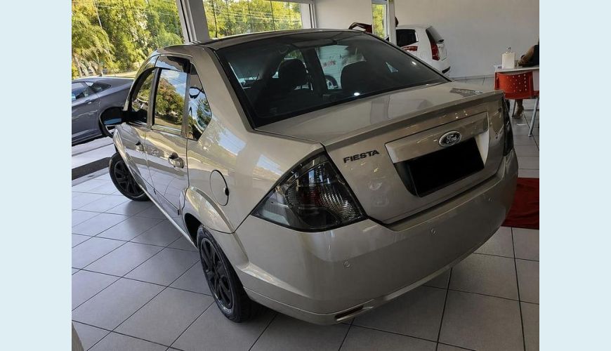 FORD FIESTA 1.6 MPI 8V FLEX MANUAL 4P - PRATA - 2014 Foto 3 (Grande)