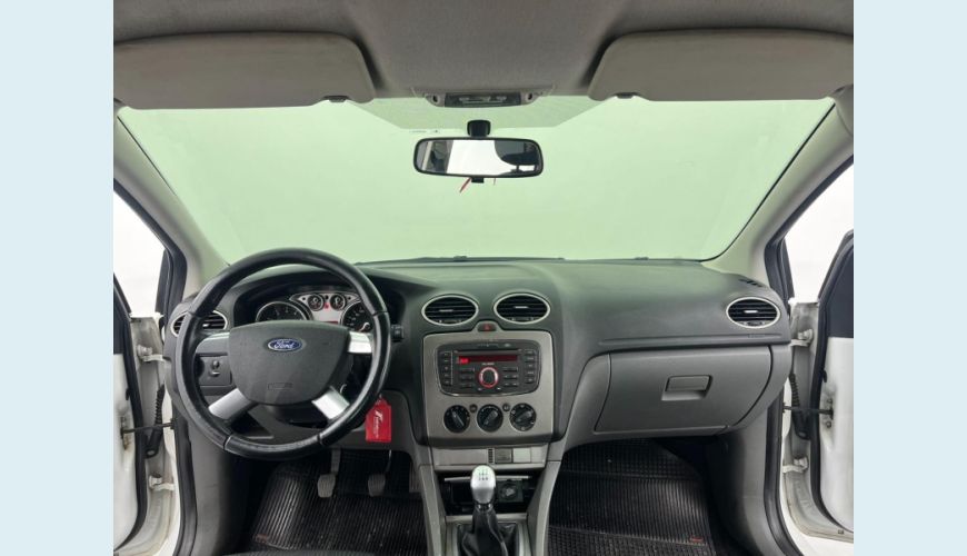 FORD FOCUS 2.0 FLEX MANUAL 4P - BRANCO - 2011 Foto 3 (Grande)