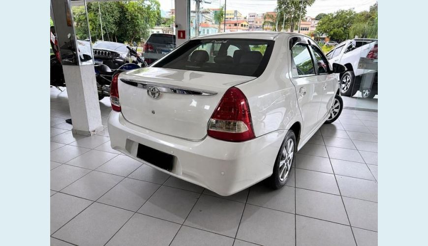 TOYOTA ETIOS XLS 1.5 FLEX MANUAL 4P - BRANCO - 2018 Foto 3 (Grande)