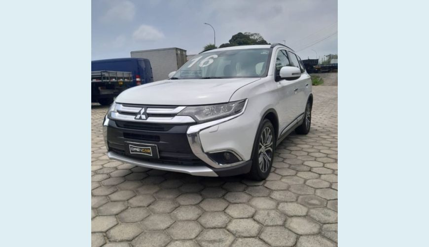 MITSUBISHI MITSUBISHI OUTLANDER 4X4 2.2 16V DIESEL AUT. 4P - BRANCO - 2016 Foto 3 (Grande)