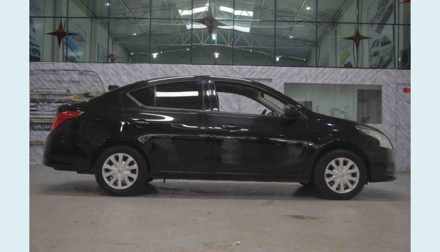 NISSAN VERSA 1.0 12V FLEX MANUAL 4P - PRETO - 2017 Foto 3 (Grande)